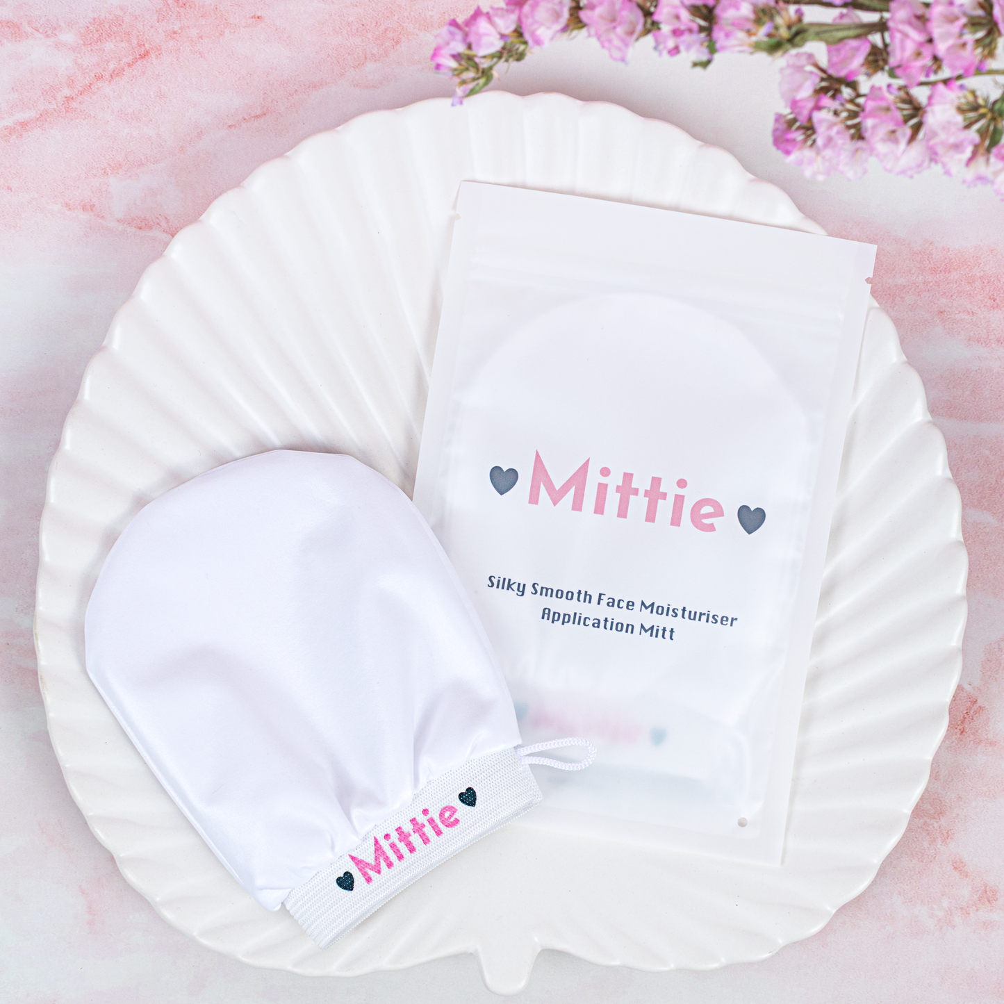 Silky Smooth Face Moisturiser Application Mitt