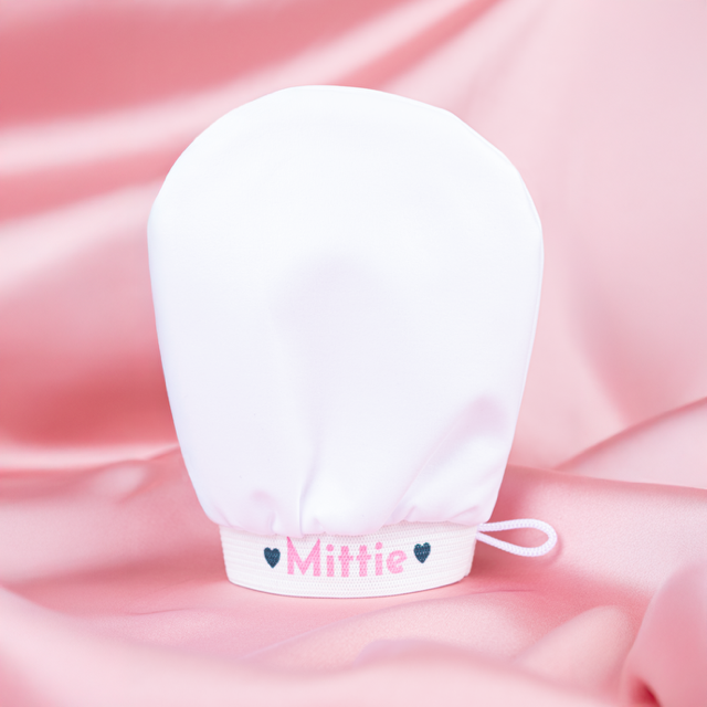 Silky Smooth Face Moisturiser Application Mitt